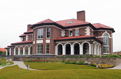 Купить загородную недвижимость